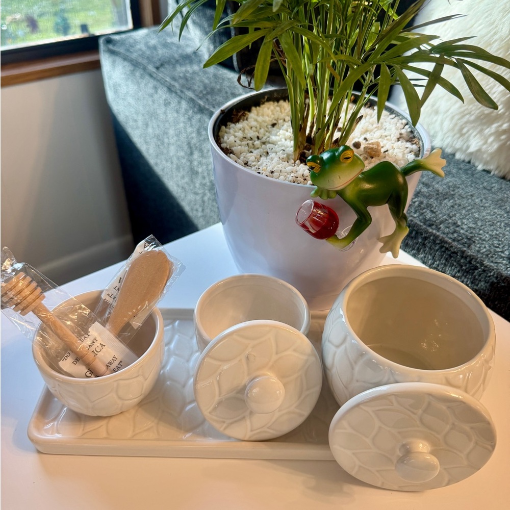 Temp-Tations Woodland 3-piece Condiment Jars with Tray In White - Picture 3 of 7